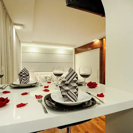 主街一室公寓及客房 扎达尔