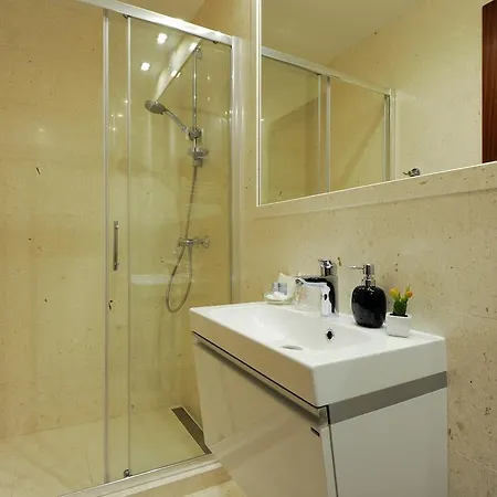 主街一室公寓及客房 4* 扎达尔