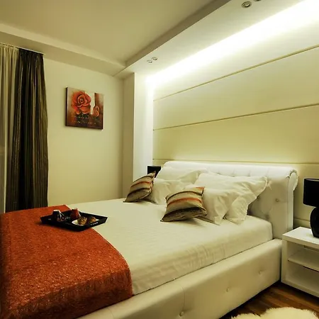 Gostinjska kuća Main Street And 4*