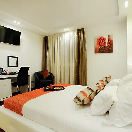 主街一室公寓及客房 4*