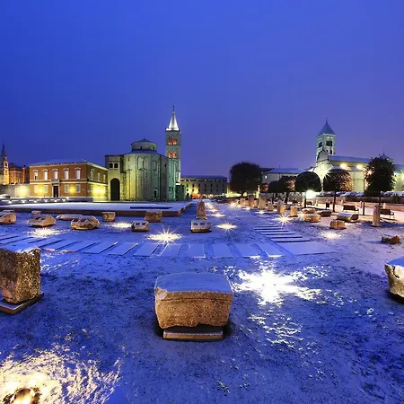 主街一室公寓及客房