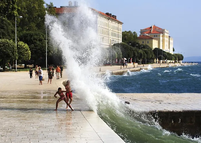 Main Street And 4* Zadar